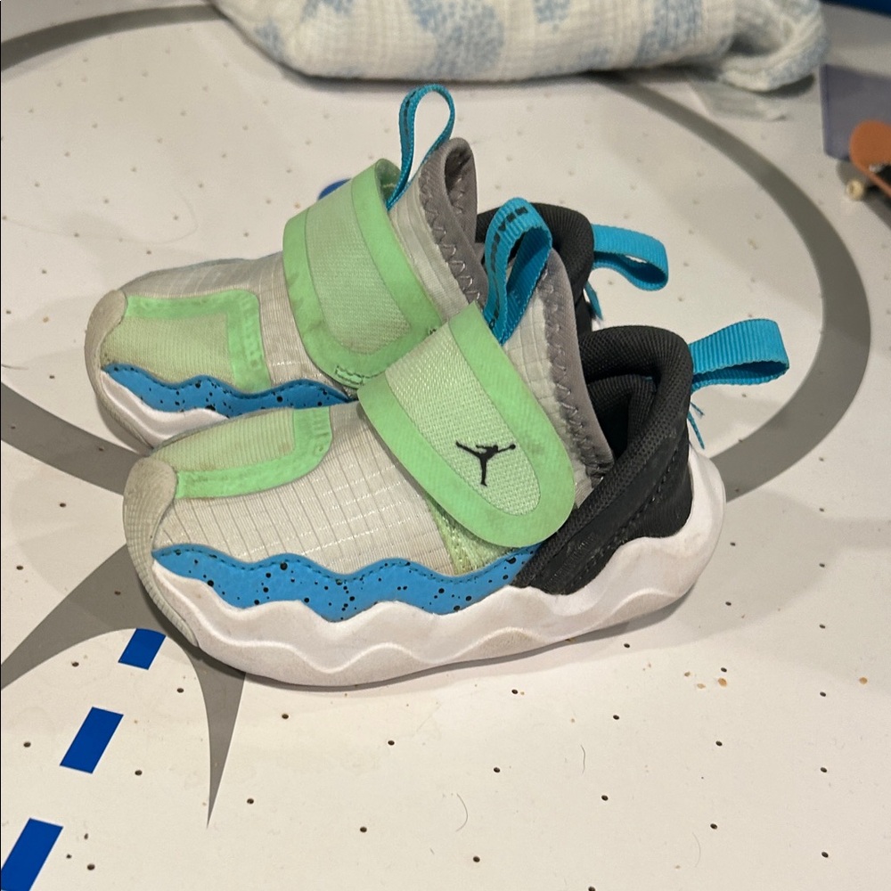 Jordan Kids Sneakers in Green and Blue